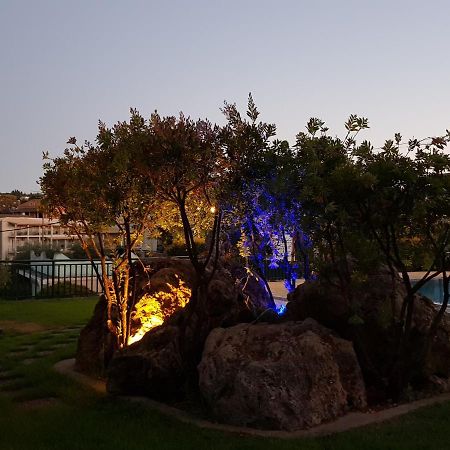 Asteraki Aparthotel ゴウヴィア エクステリア 写真