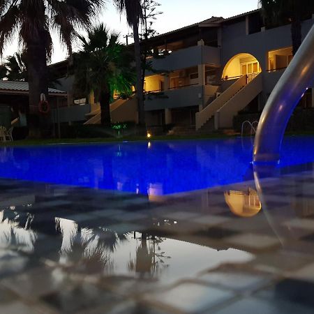 Asteraki Aparthotel ゴウヴィア エクステリア 写真