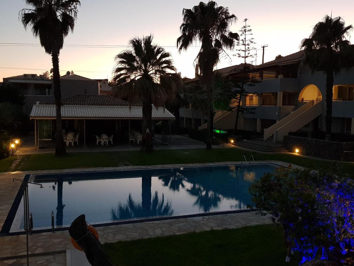Asteraki Aparthotel ゴウヴィア エクステリア 写真
