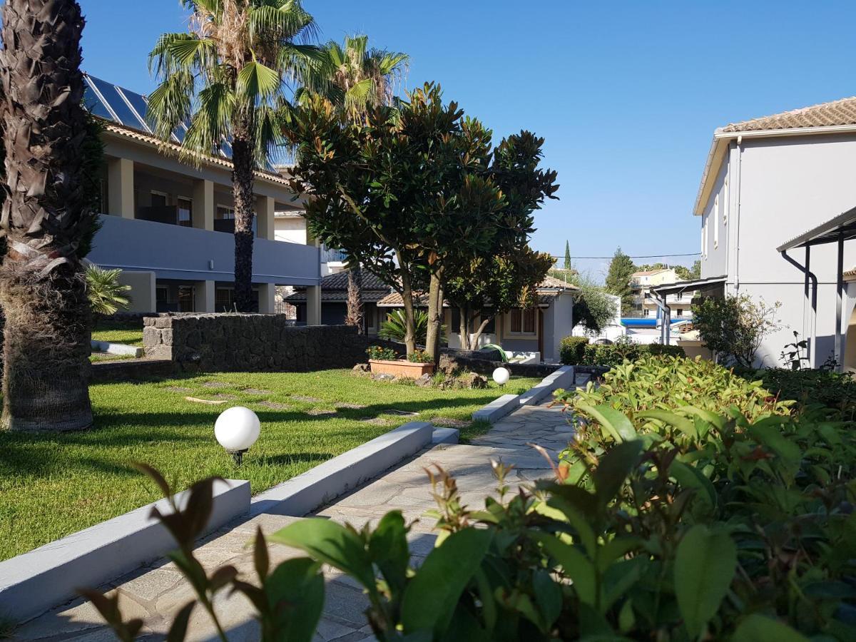 Asteraki Aparthotel ゴウヴィア エクステリア 写真