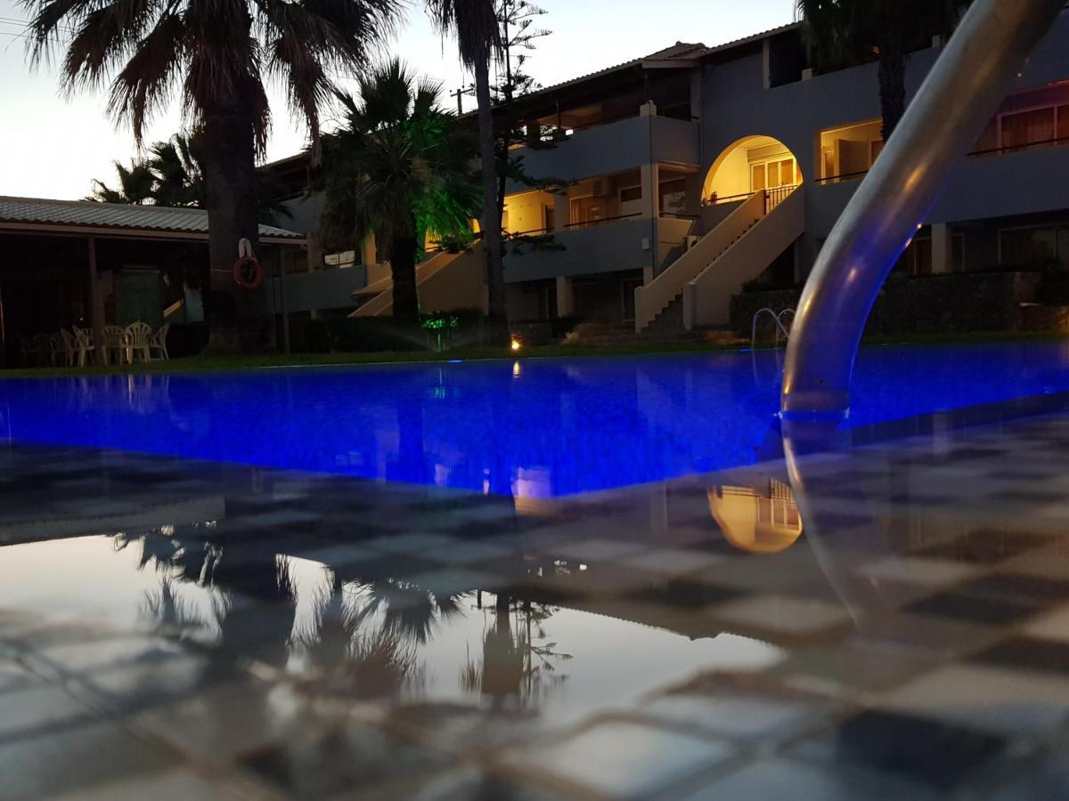 Asteraki Aparthotel ゴウヴィア エクステリア 写真